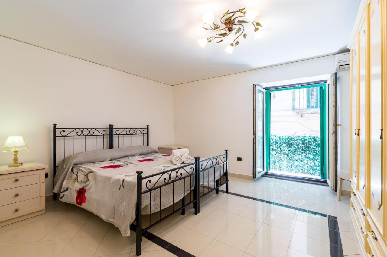 Апартаменты Qs1 - Indipendent Flat In Center Неаполь Экстерьер фото