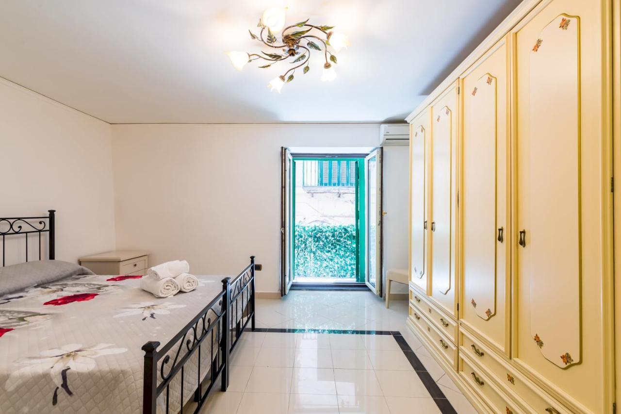 Апартаменты Qs1 - Indipendent Flat In Center Неаполь Экстерьер фото