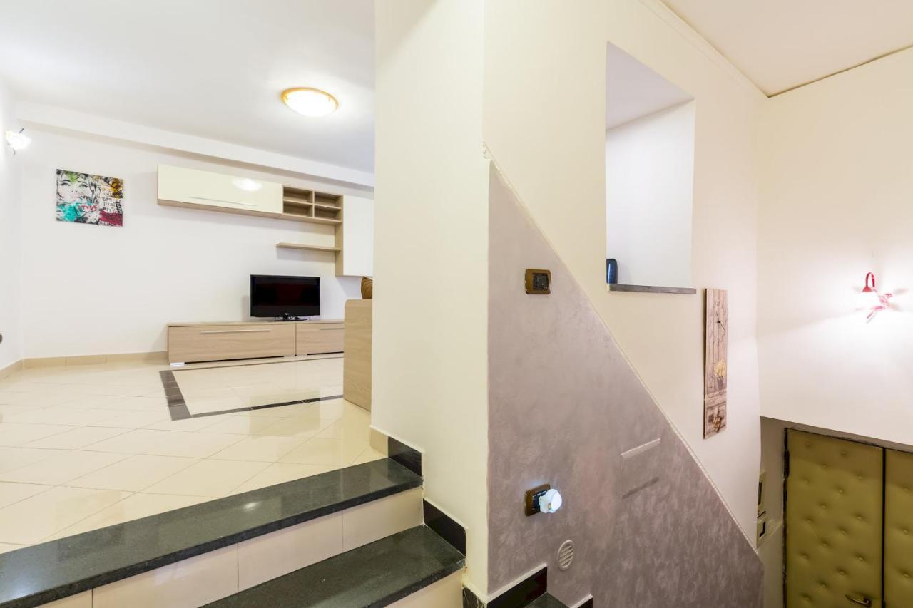 Апартаменты Qs1 - Indipendent Flat In Center Неаполь Экстерьер фото